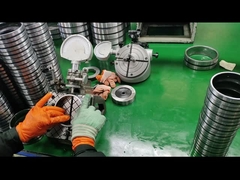 หมุนม้วนกลมกําลังผ่านการทดสอบความแม่นยํา